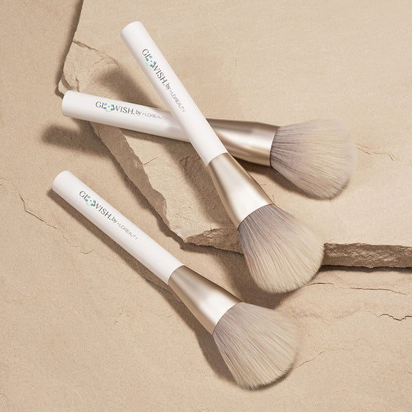HUDA BEAUTY GloWish All Over Face Powder Brush