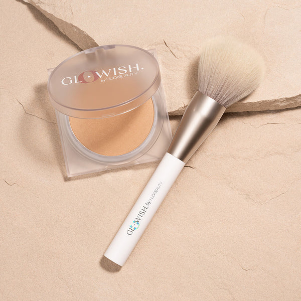 HUDA BEAUTY GloWish All Over Face Powder Brush