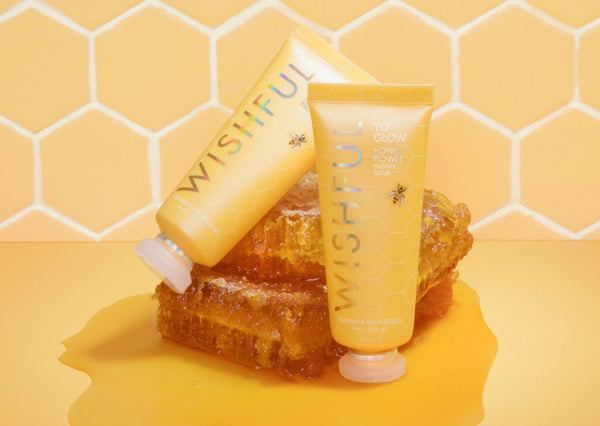 HUDA BEAUTY Wishful Honey Flower Enzyme Scrub