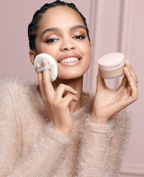 LAURA MERCIER Divinely Flawless Translucent Loose Setting Powder & Puff Gift Set