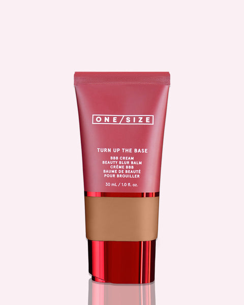 ONE SIZE BY PATRICK STARRR TURN UP THE BASE
BLURRING FOUNDATION