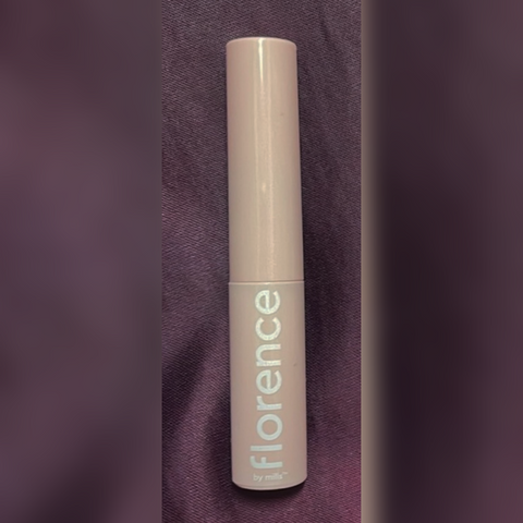 FLORENCE UP A NOTCH VOLUMIZING MASCARA
