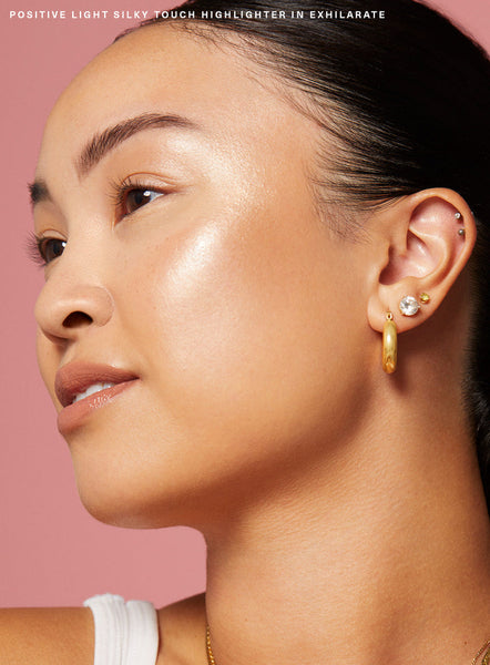 RARE BEAUTY Positive Light Silky Touch Highlighter