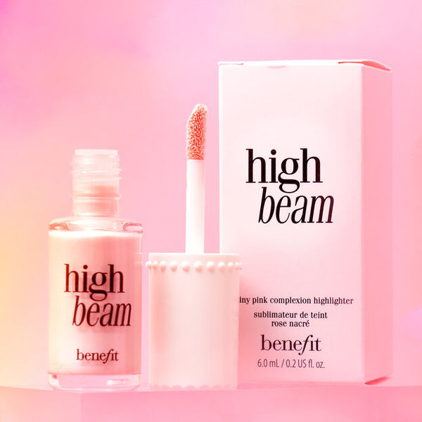 BENEFIT High Beam
Satiny pink complexion highlighter