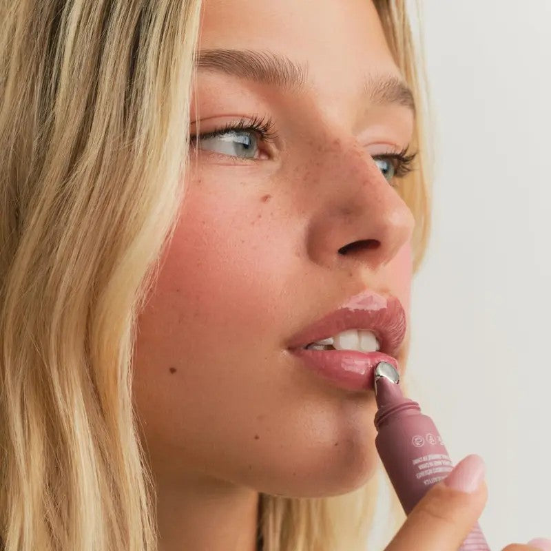 LITHE Hydra Gloss Nourishing Lip Treatment in Plush - application